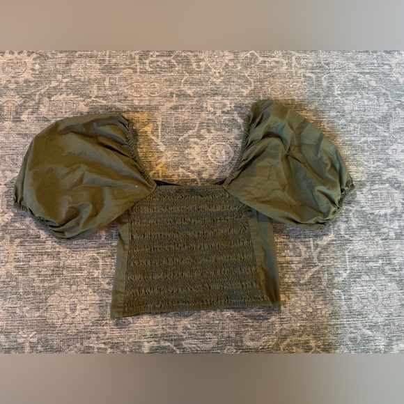 GAP Smocked Puff-Sleeve Crop Top – Size S - Picture 5 of 5